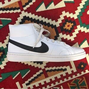Nike White and Black Low-Top Sneakers